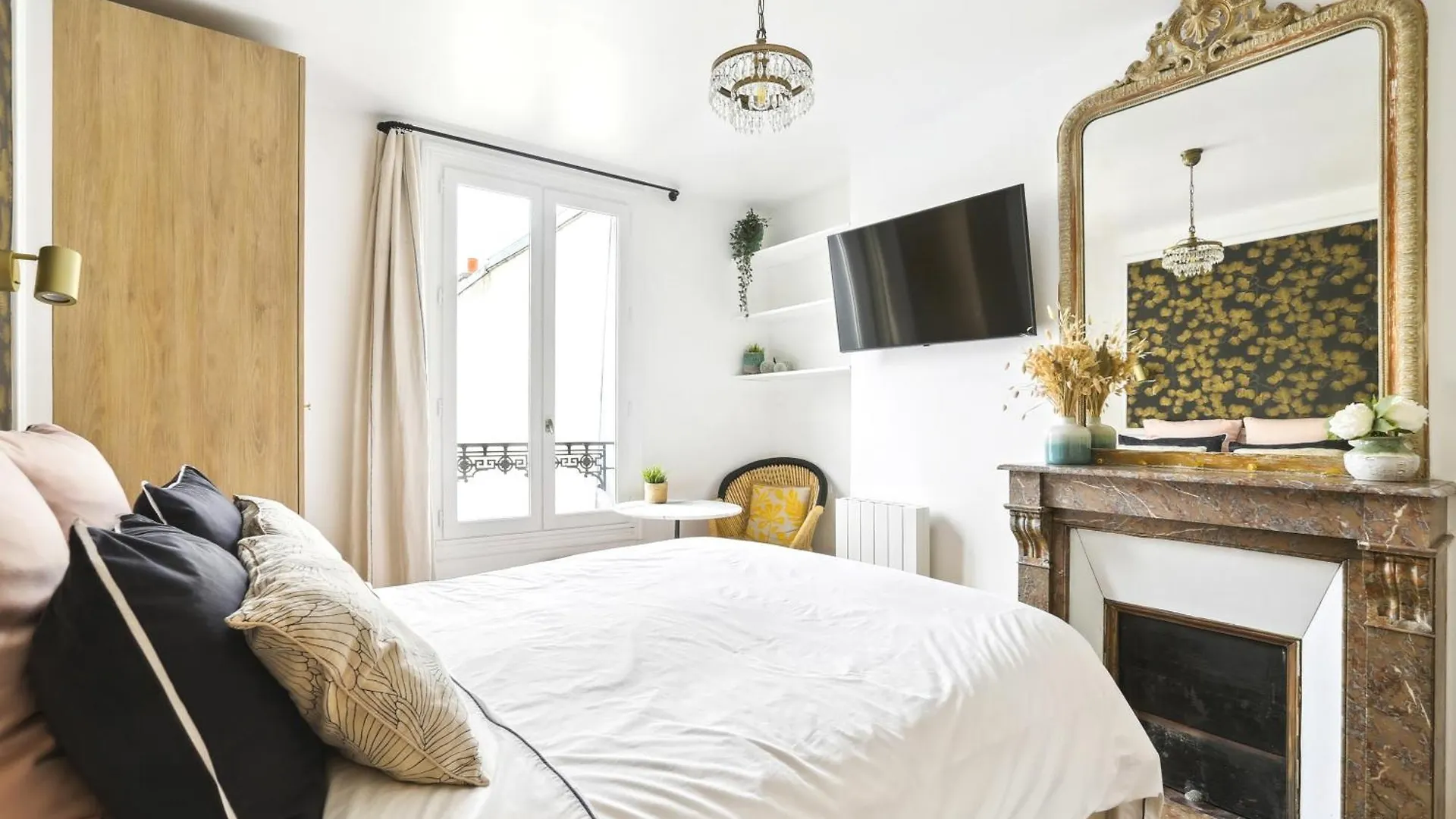 Stunning Architect Studio Near Le Marais Paris 0*,  France